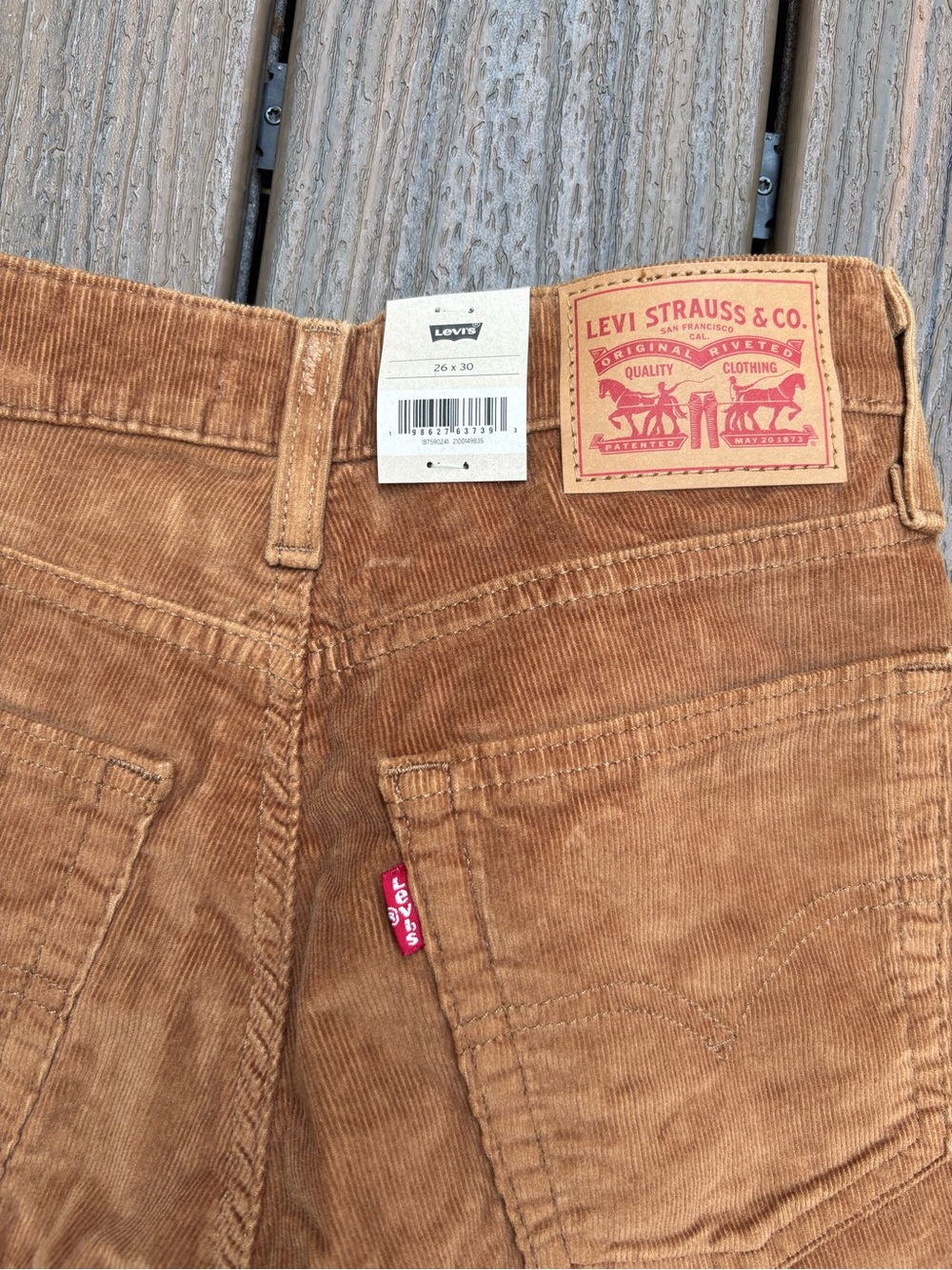 Levi's Women's Corduroy Flare Jeans in Chestnut Brown - Picture 4 of 4